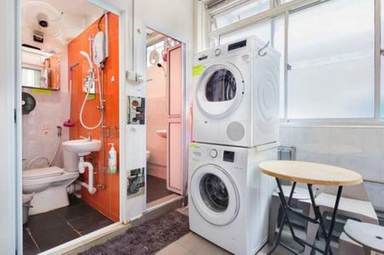 Homestay Female Dorm At Bugis Area Singapore